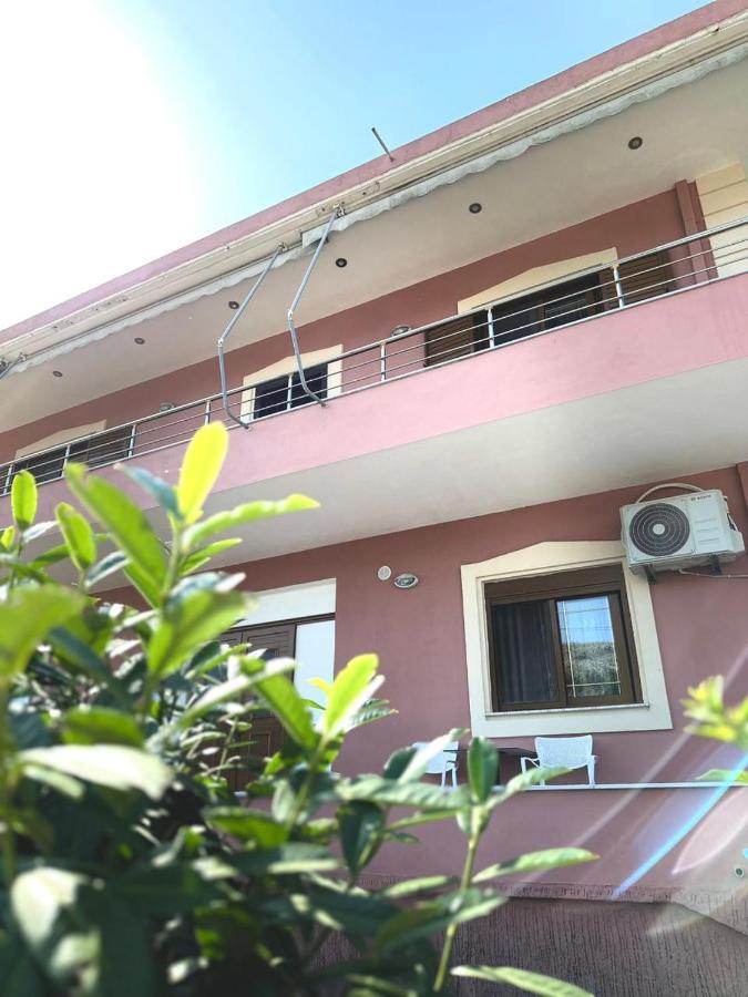 Amar Apartments Sarandë Exteriör bild