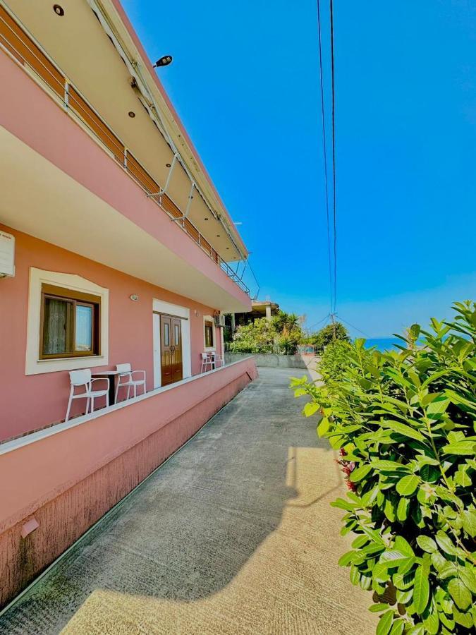 Amar Apartments Sarandë Exteriör bild