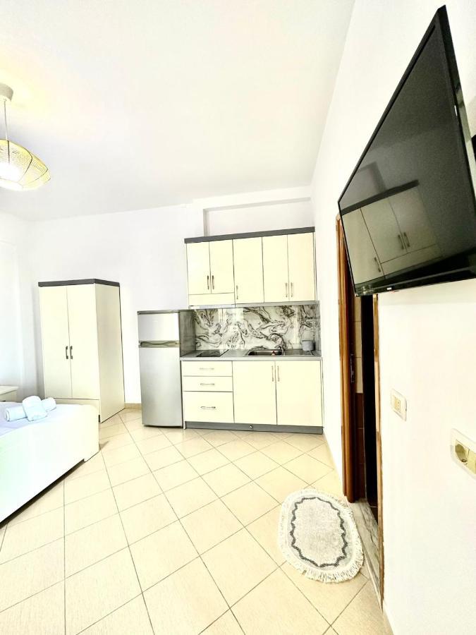 Amar Apartments Sarandë Exteriör bild