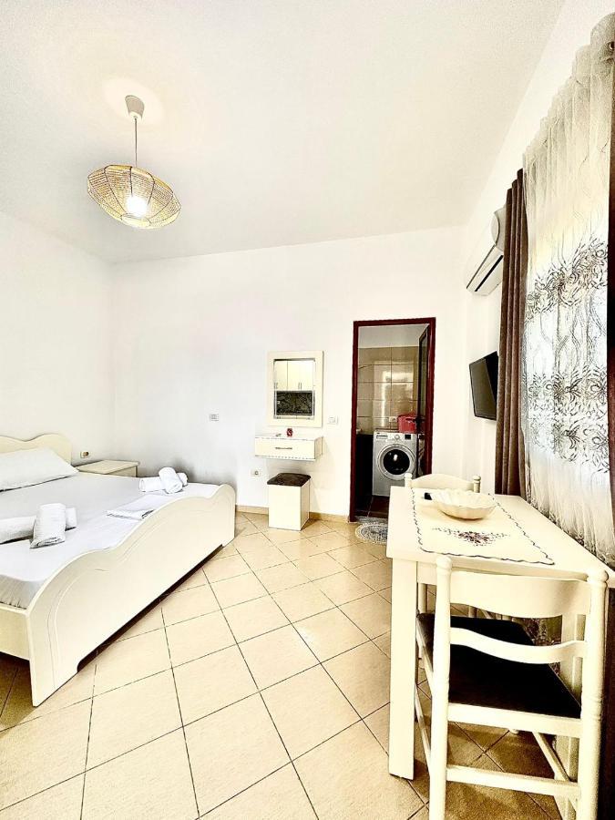 Amar Apartments Sarandë Exteriör bild