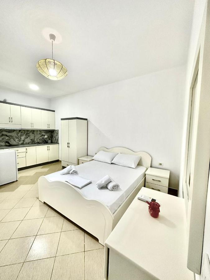 Amar Apartments Sarandë Exteriör bild