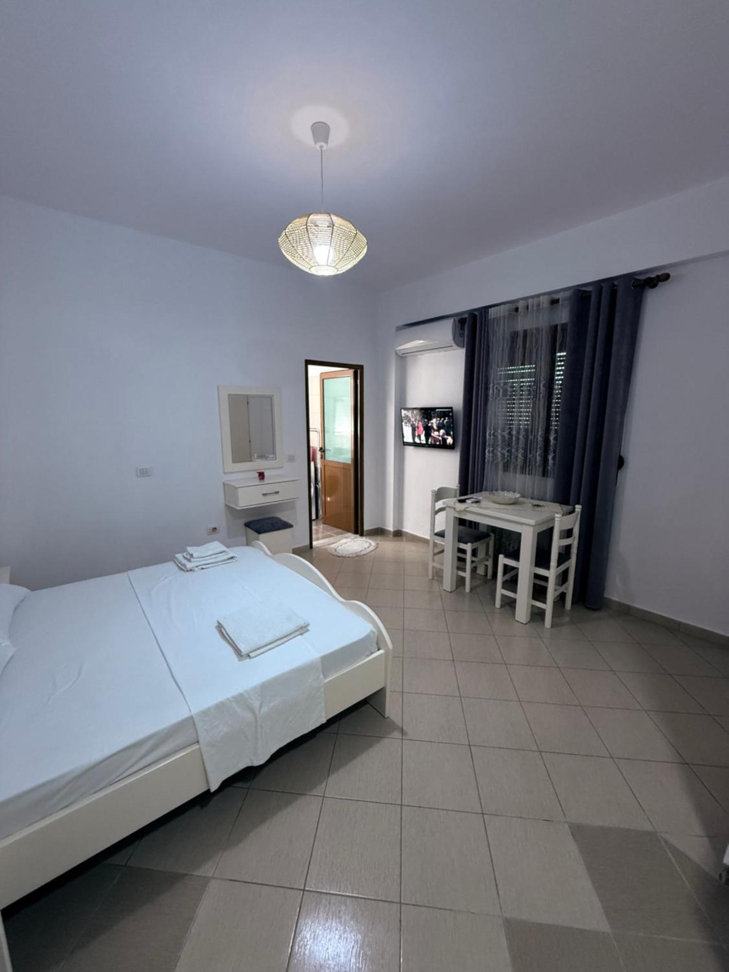 Amar Apartments Sarandë Exteriör bild