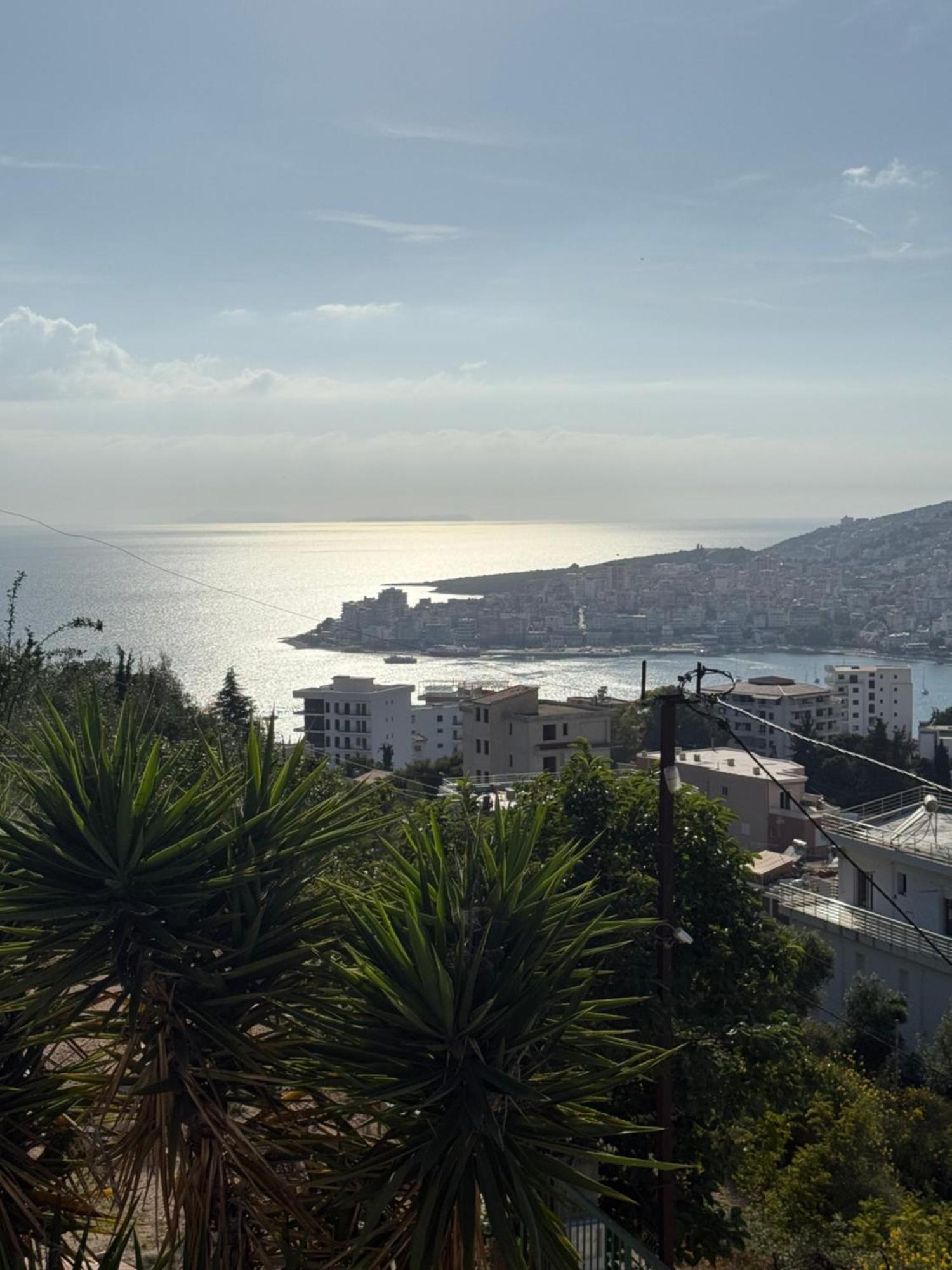 Amar Apartments Sarandë Exteriör bild