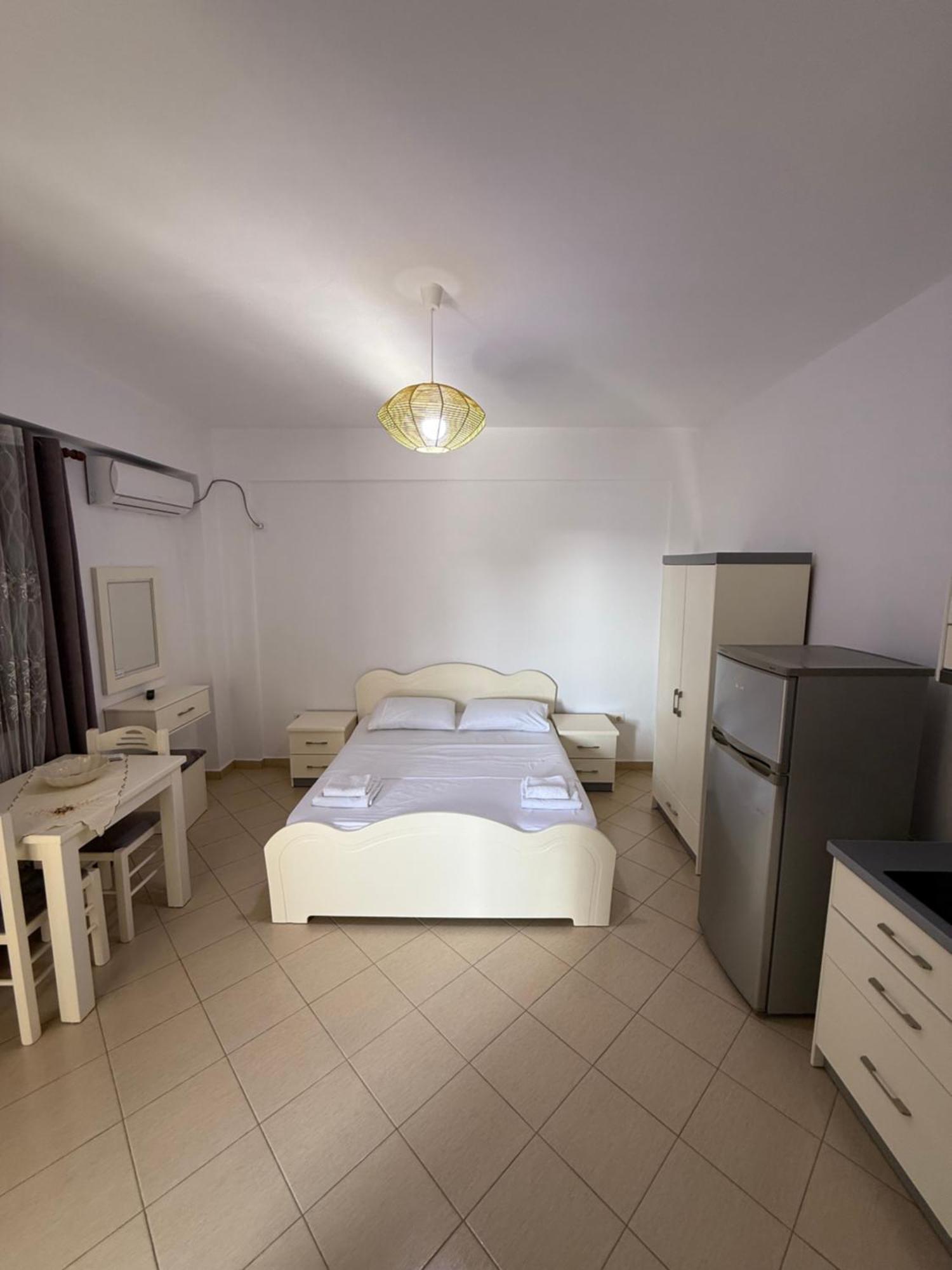 Amar Apartments Sarandë Exteriör bild