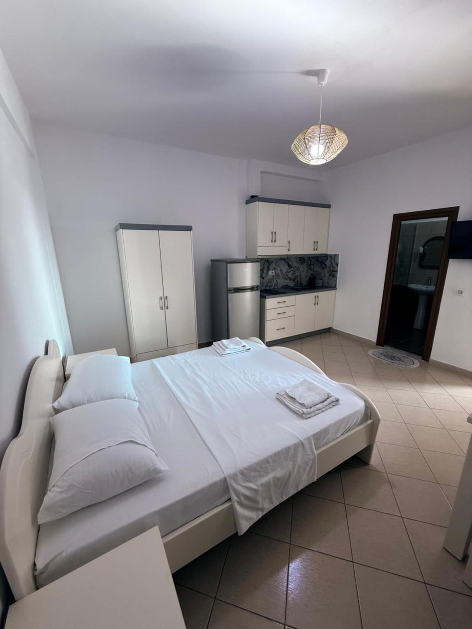 Amar Apartments Sarandë Exteriör bild