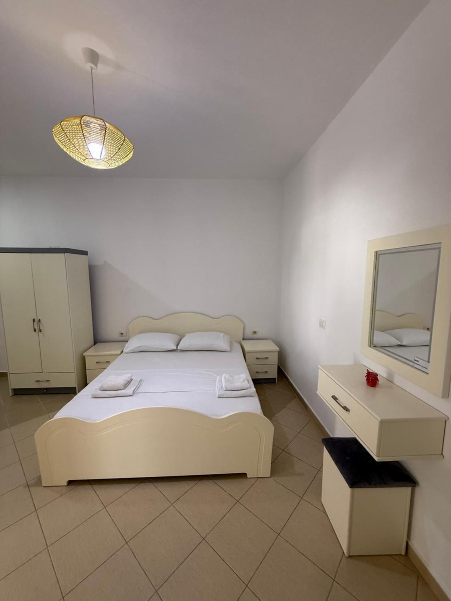 Amar Apartments Sarandë Exteriör bild