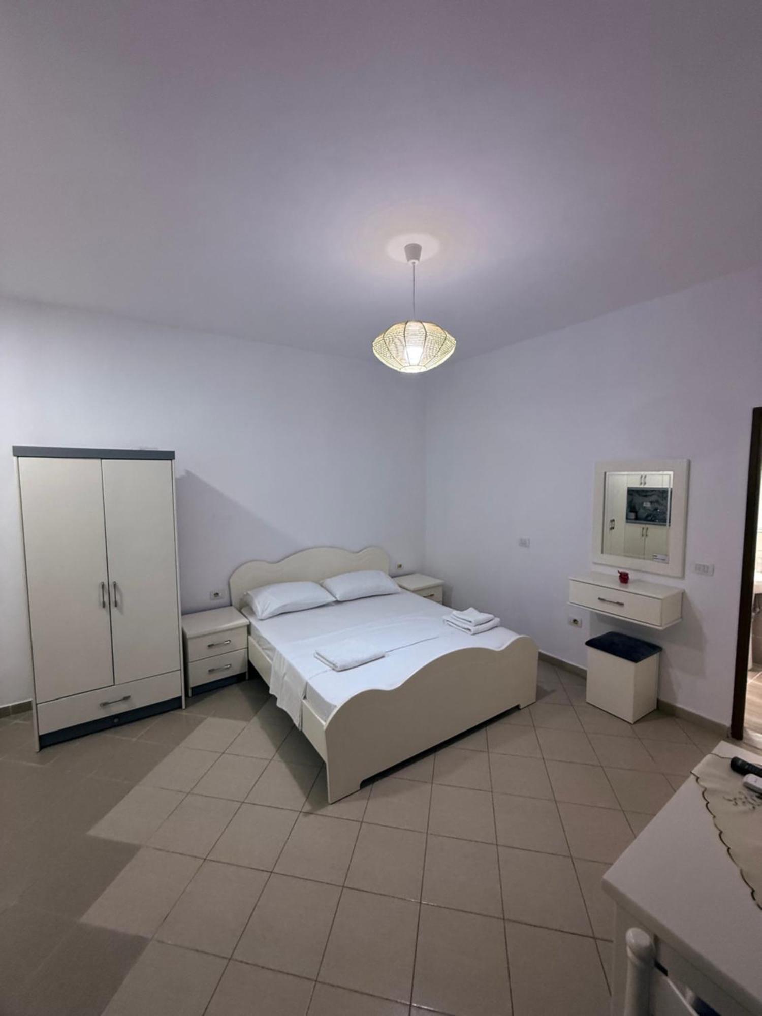 Amar Apartments Sarandë Exteriör bild
