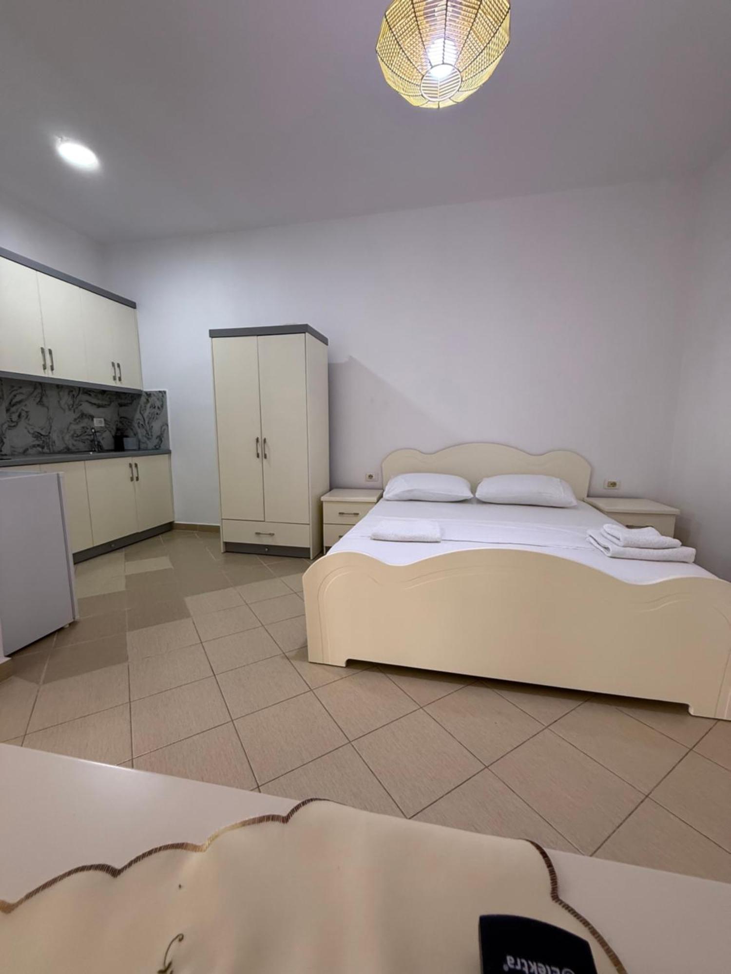 Amar Apartments Sarandë Exteriör bild