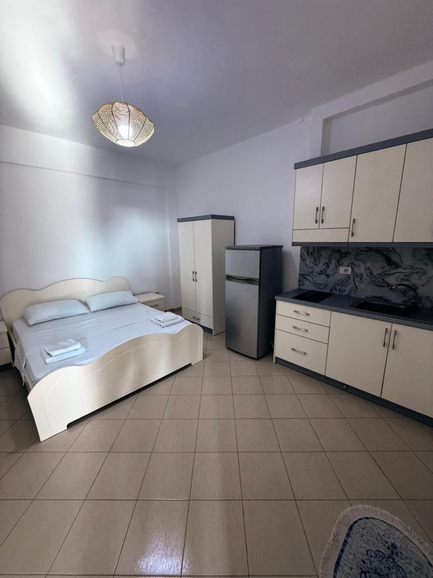 Amar Apartments Sarandë Exteriör bild