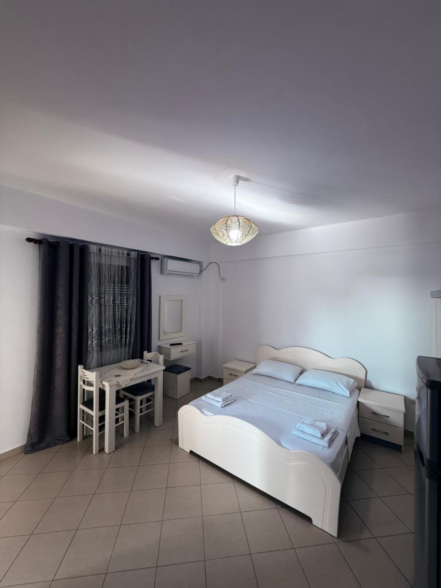 Amar Apartments Sarandë Exteriör bild