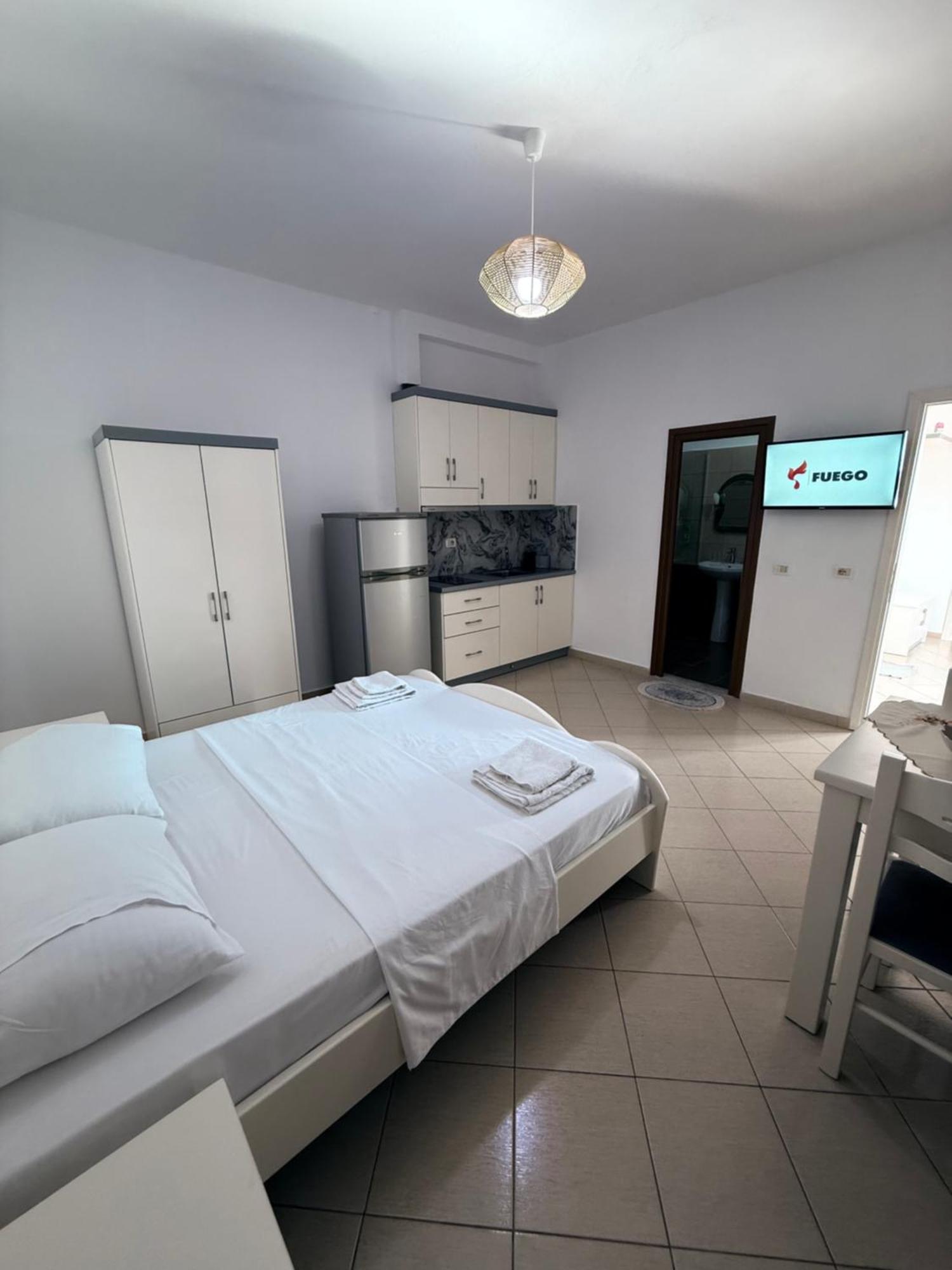 Amar Apartments Sarandë Exteriör bild